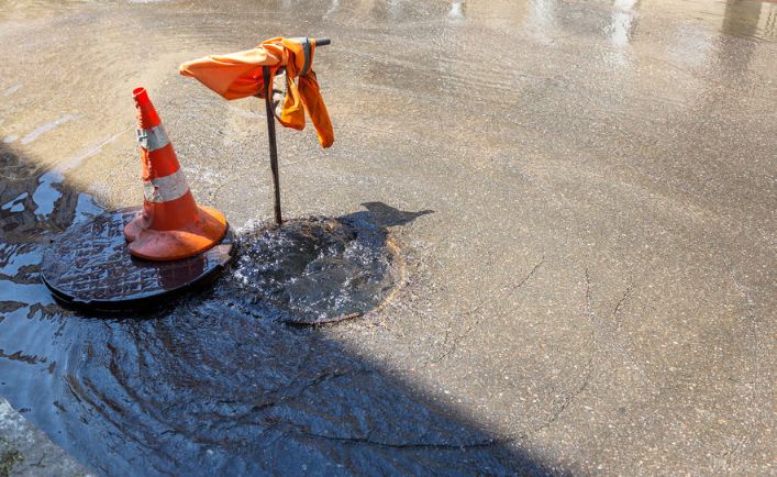 1-do-you-need-a-manhole-rehabilitation 1-do-you-need-a-manhole-rehabilitation